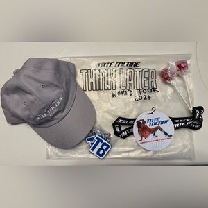 Tate McRae Gray Cap and Accessories Set